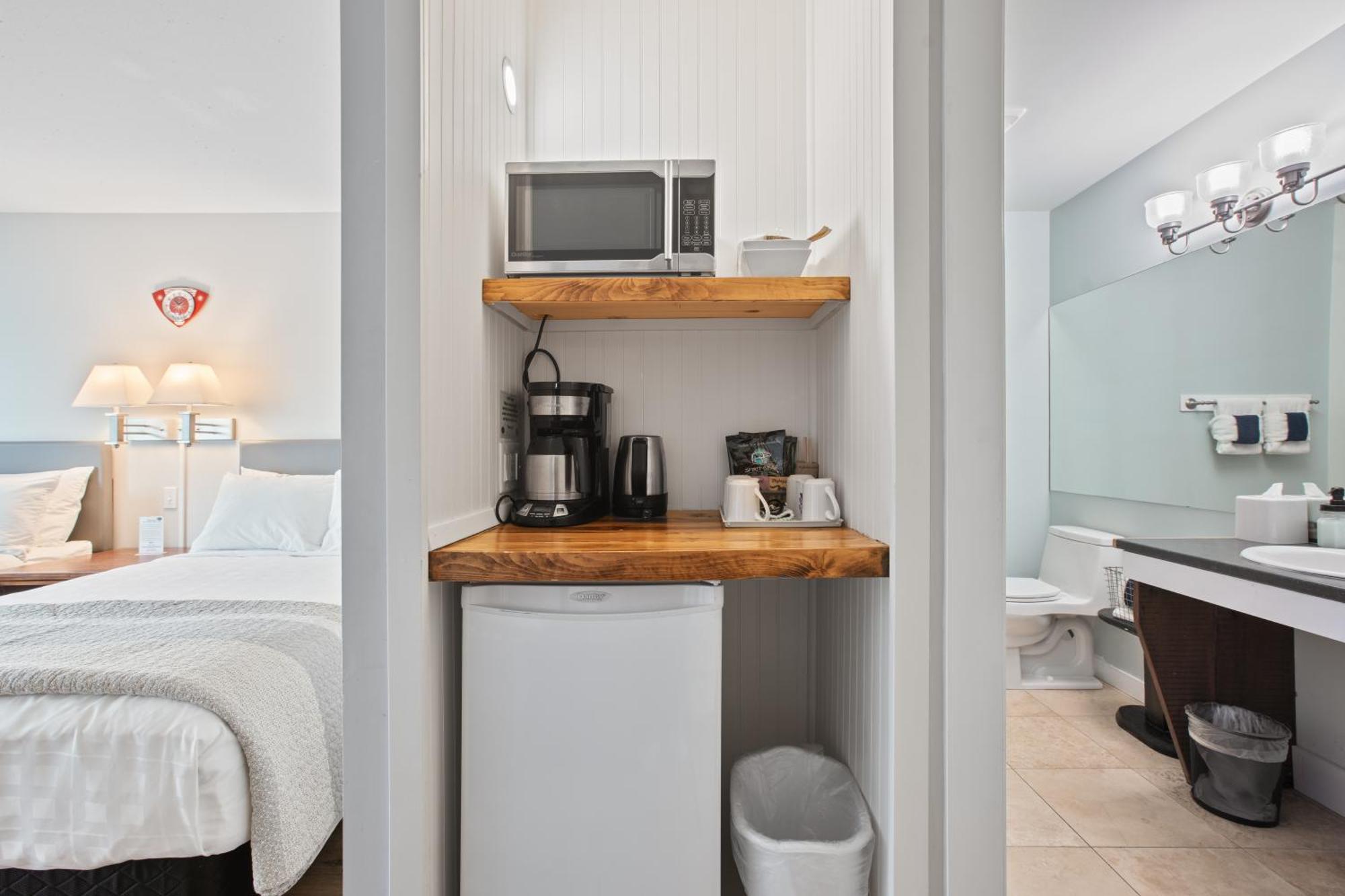 Tofino Motel Harbourview Екстериор снимка