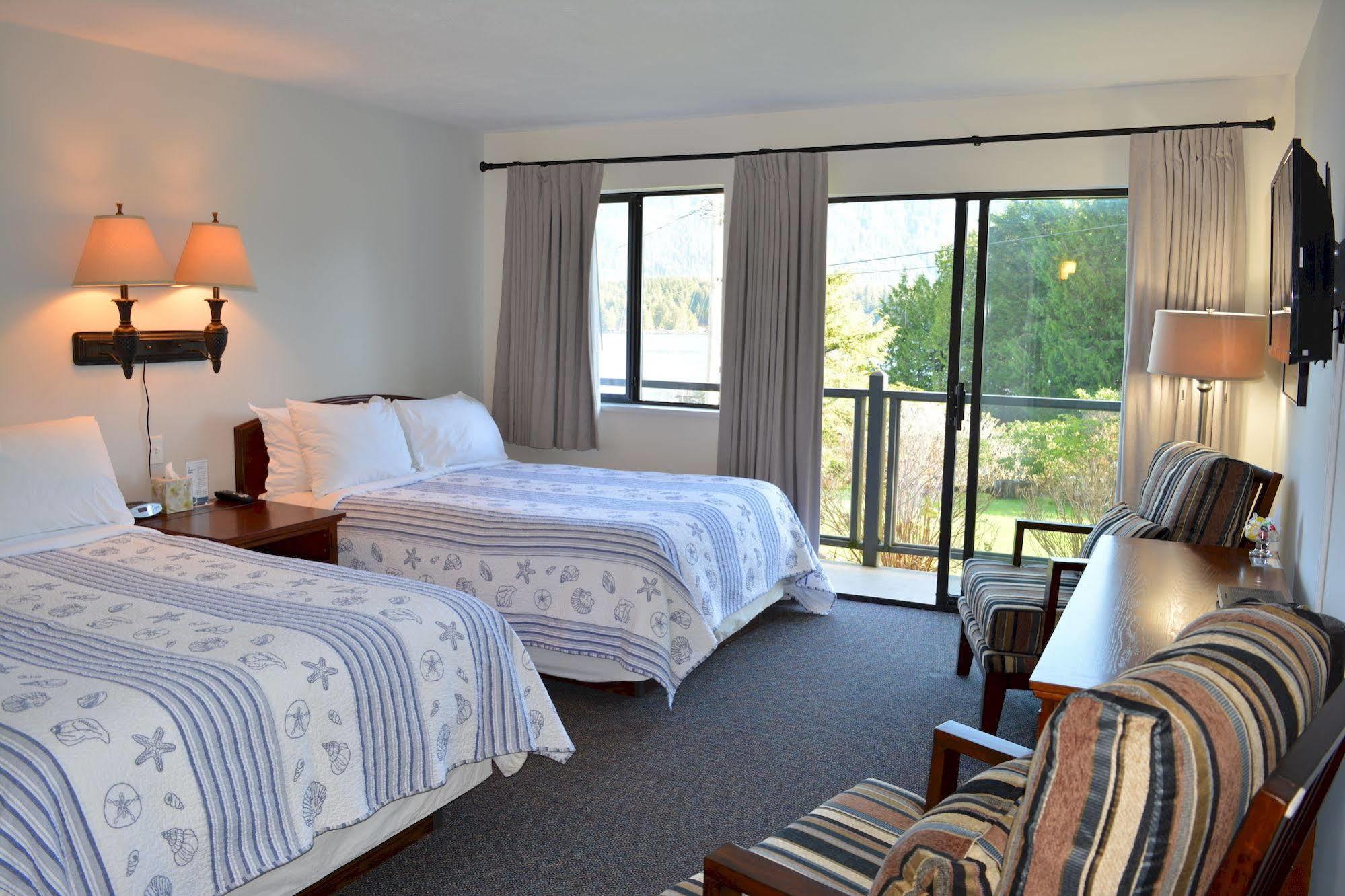 Tofino Motel Harbourview Екстериор снимка